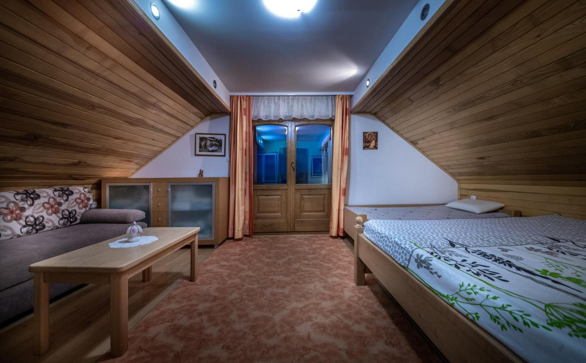 Mirt With Hottub & Sauna Holiday home
