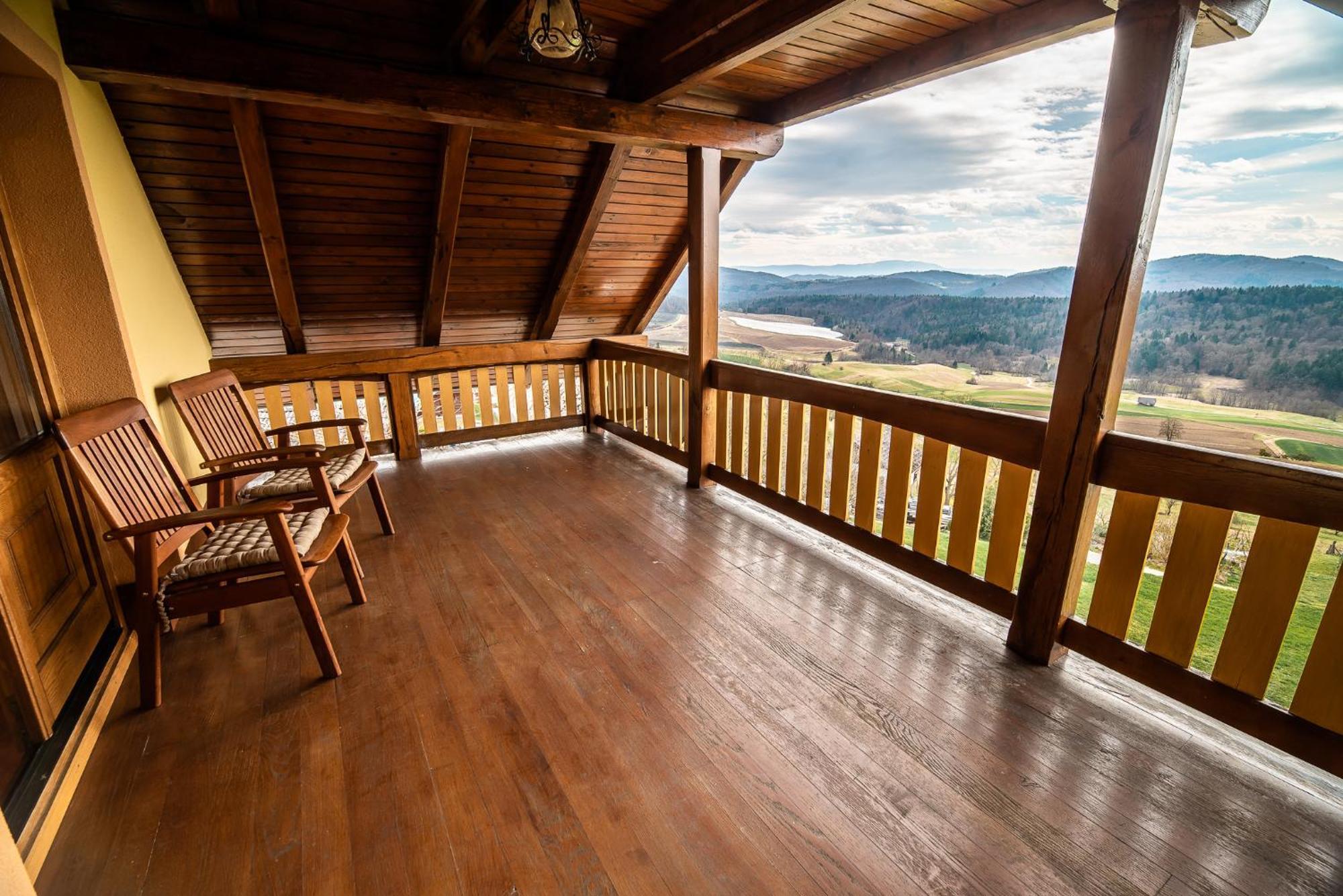 Mirt With Hottub & Sauna Holiday home